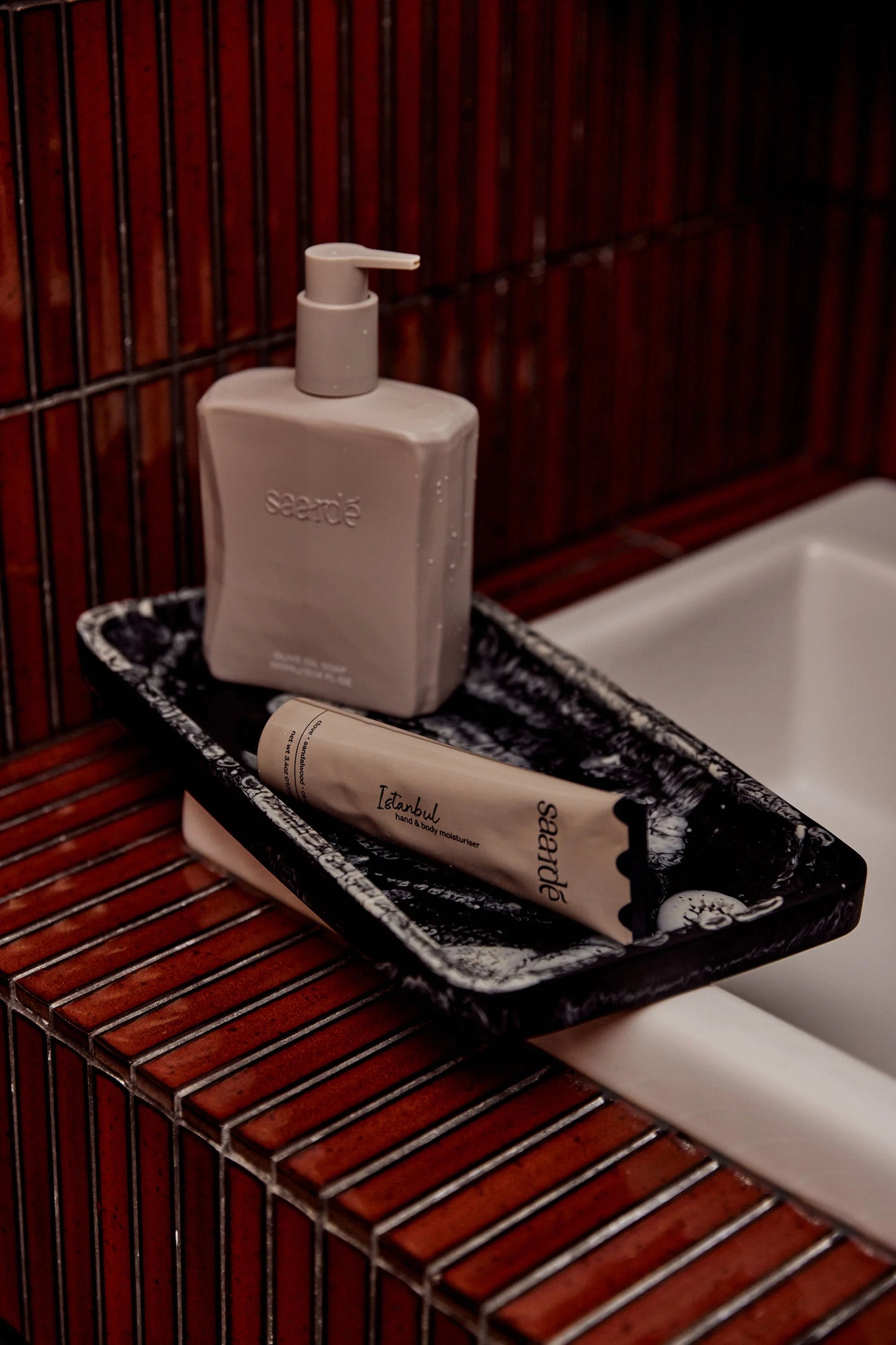Saarde Hand & Body Moisturiser / Istanbul