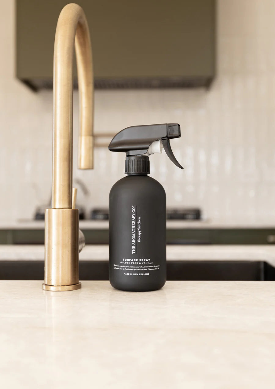 The Aromatherapy Co - Kitchen Surface Spray - Lemongrass, Lime & Bergamot