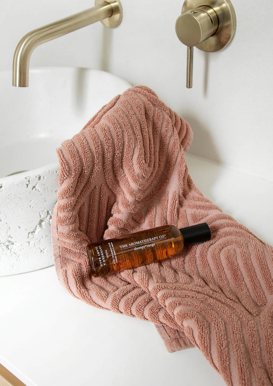 The Aromatherapy Co - Home & Linen Spray Relax - Lavender & Clary Sage