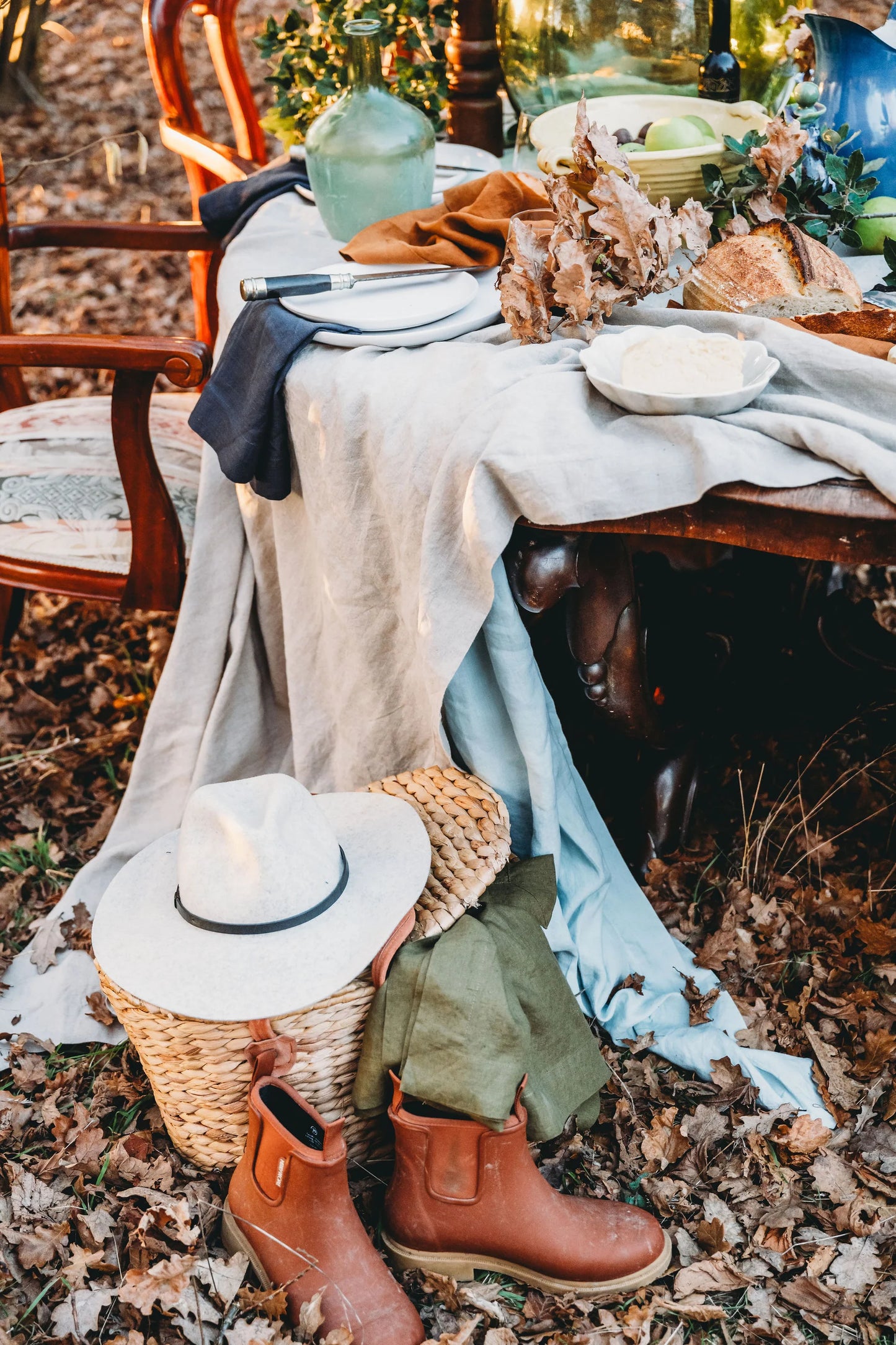 Long Lunch Linen - Truffle Navy Linen Napkins