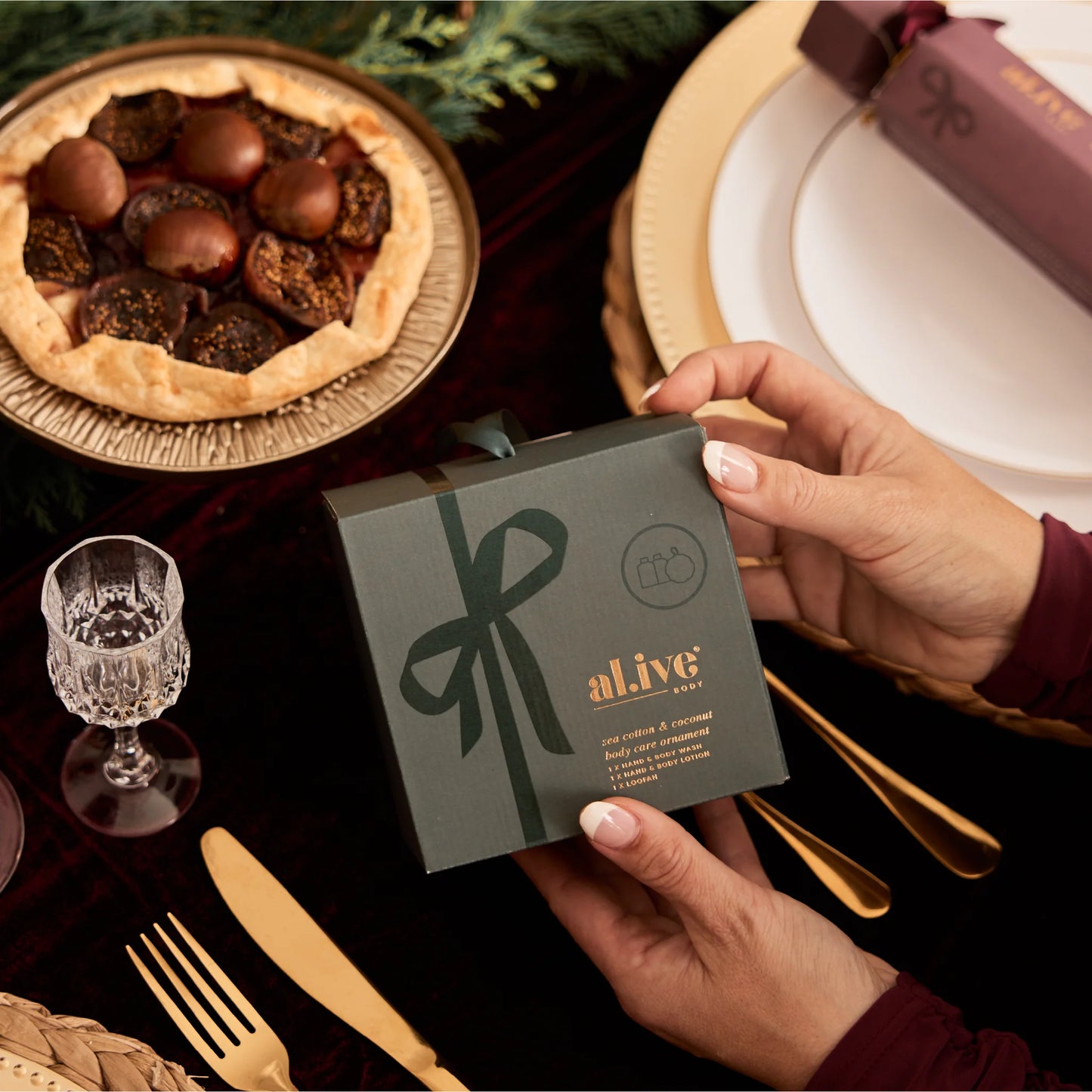 Body Care Travel Ornament / Sea Cotton & Coconut