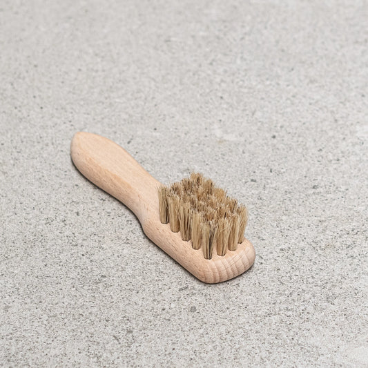 Laundry stain brush